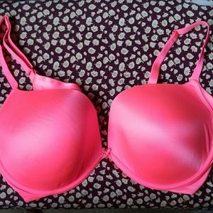 Victoria's Secret Bra - Plunge cut - never worn